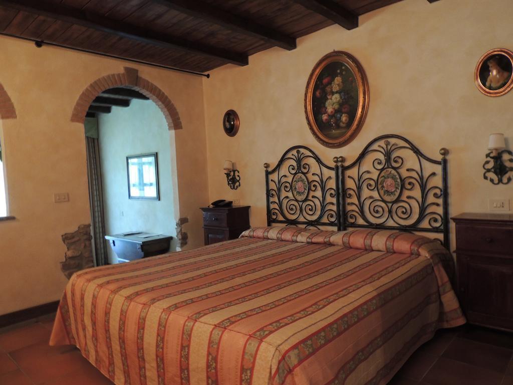 Villa Country Relais I Due Laghi Anguillara Sabazia Habitación foto